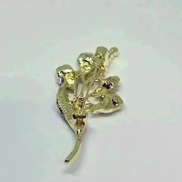 NWOT Exquisite Purple Flower Brooch - Picture 3 of 6